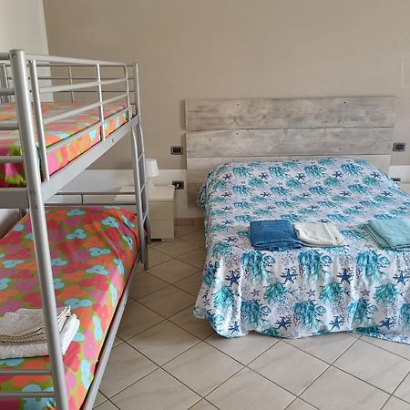 A Casa Di Berna E Tere Apartment เวนตูรีนา แตร์เม ภายนอก รูปภาพ