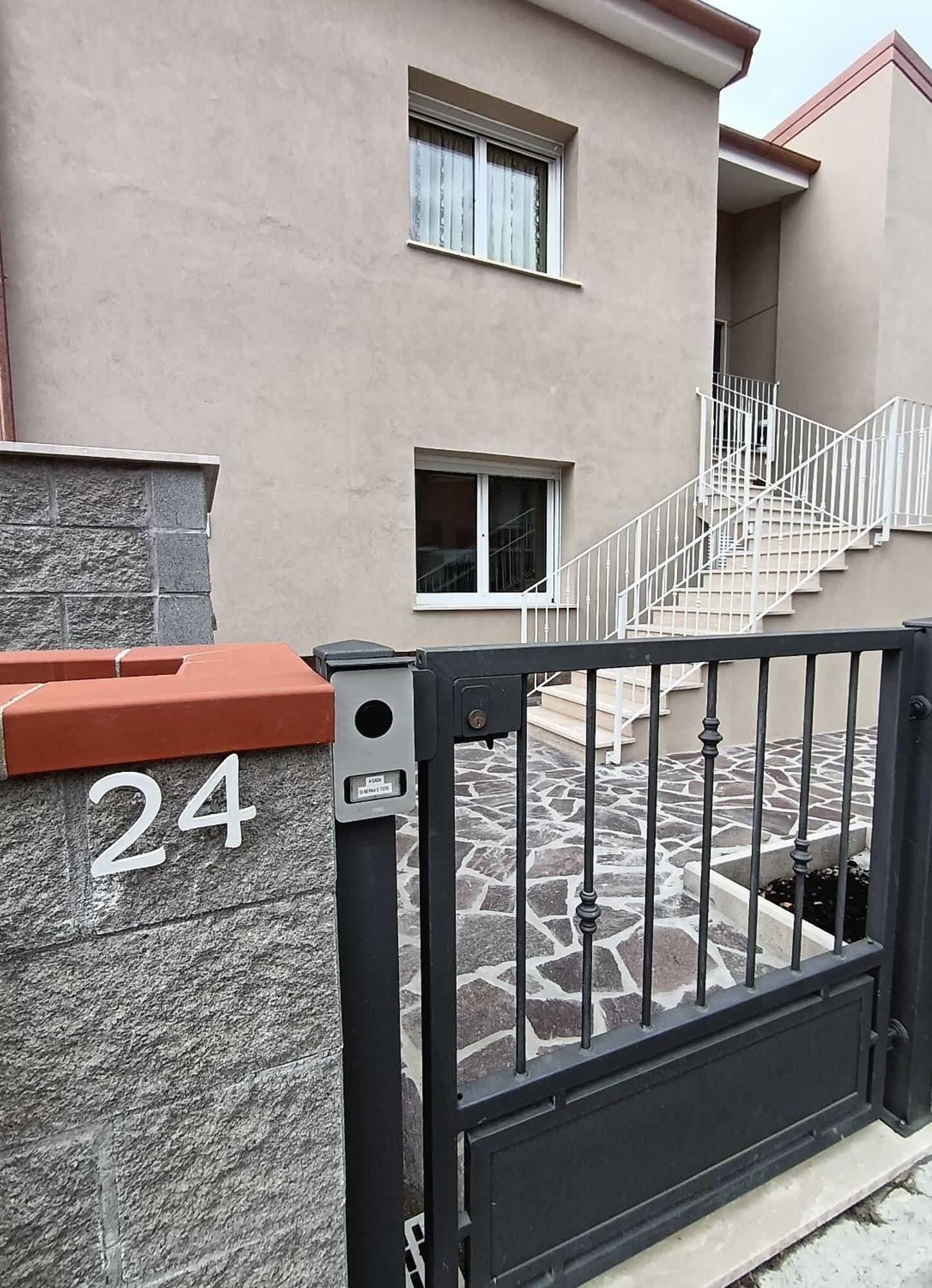 A Casa Di Berna E Tere Apartment เวนตูรีนา แตร์เม ภายนอก รูปภาพ