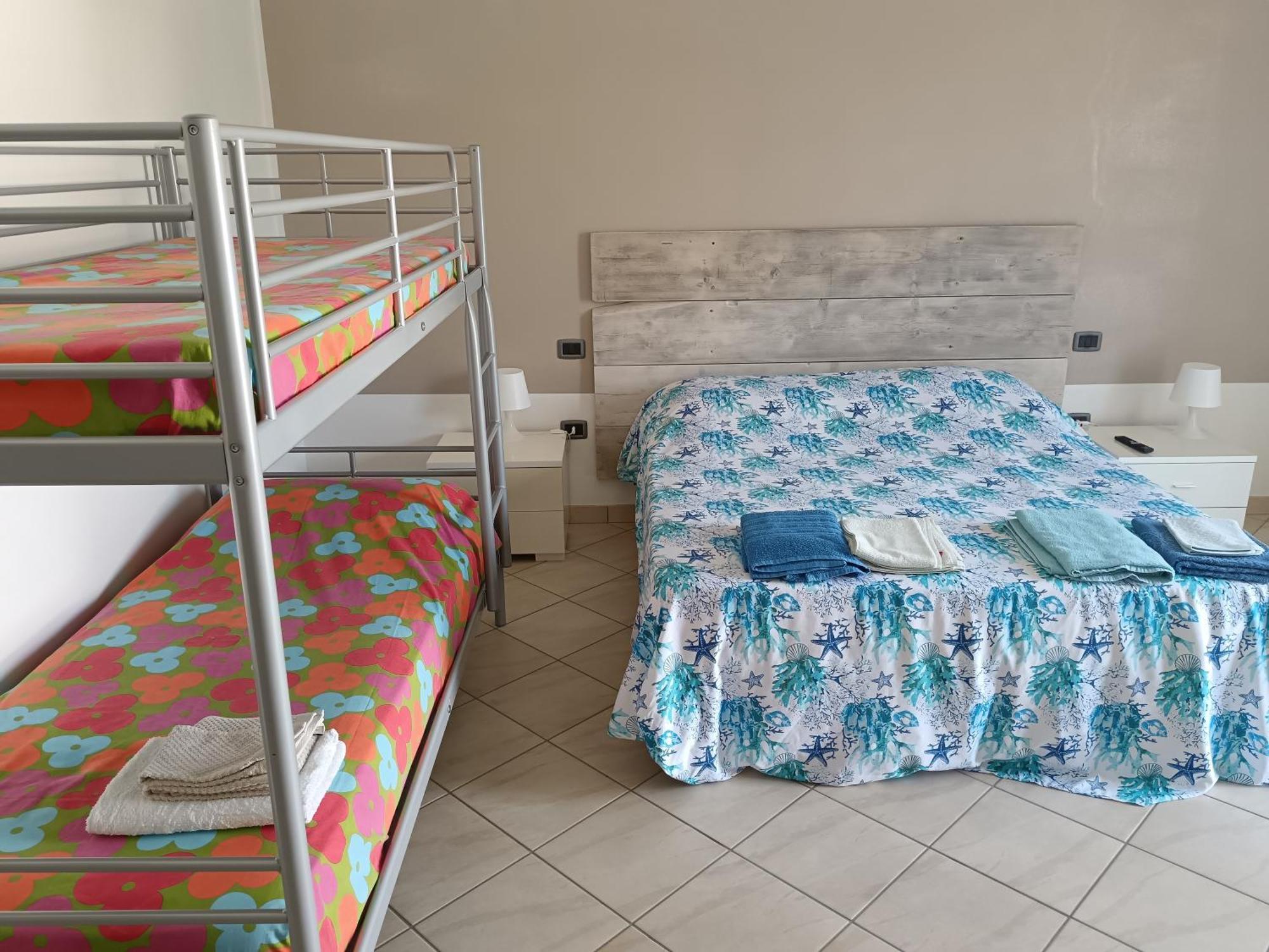 A Casa Di Berna E Tere Apartment เวนตูรีนา แตร์เม ภายนอก รูปภาพ