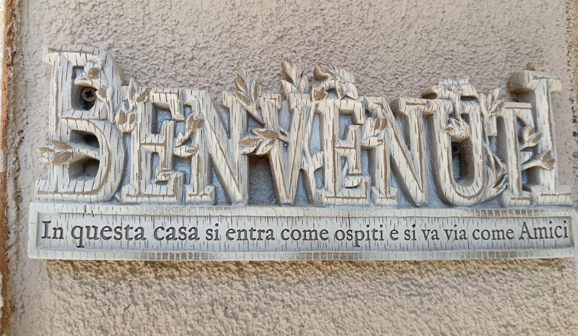 A Casa Di Berna E Tere Apartment เวนตูรีนา แตร์เม ภายนอก รูปภาพ