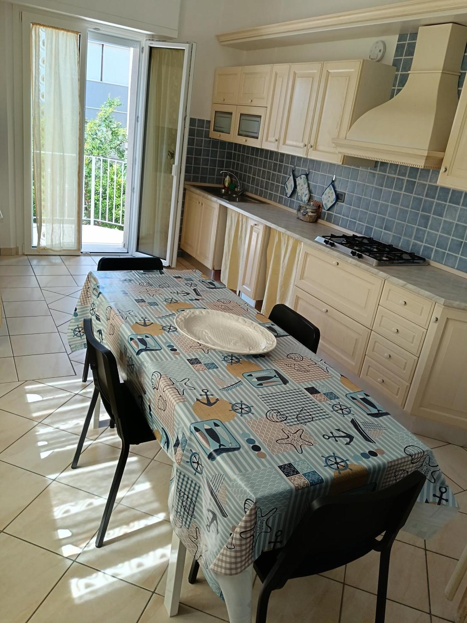 A Casa Di Berna E Tere Apartment เวนตูรีนา แตร์เม ภายนอก รูปภาพ